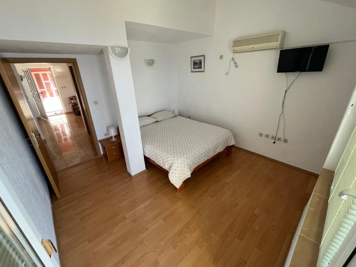Apartments Kricak Брела Екстер'єр фото