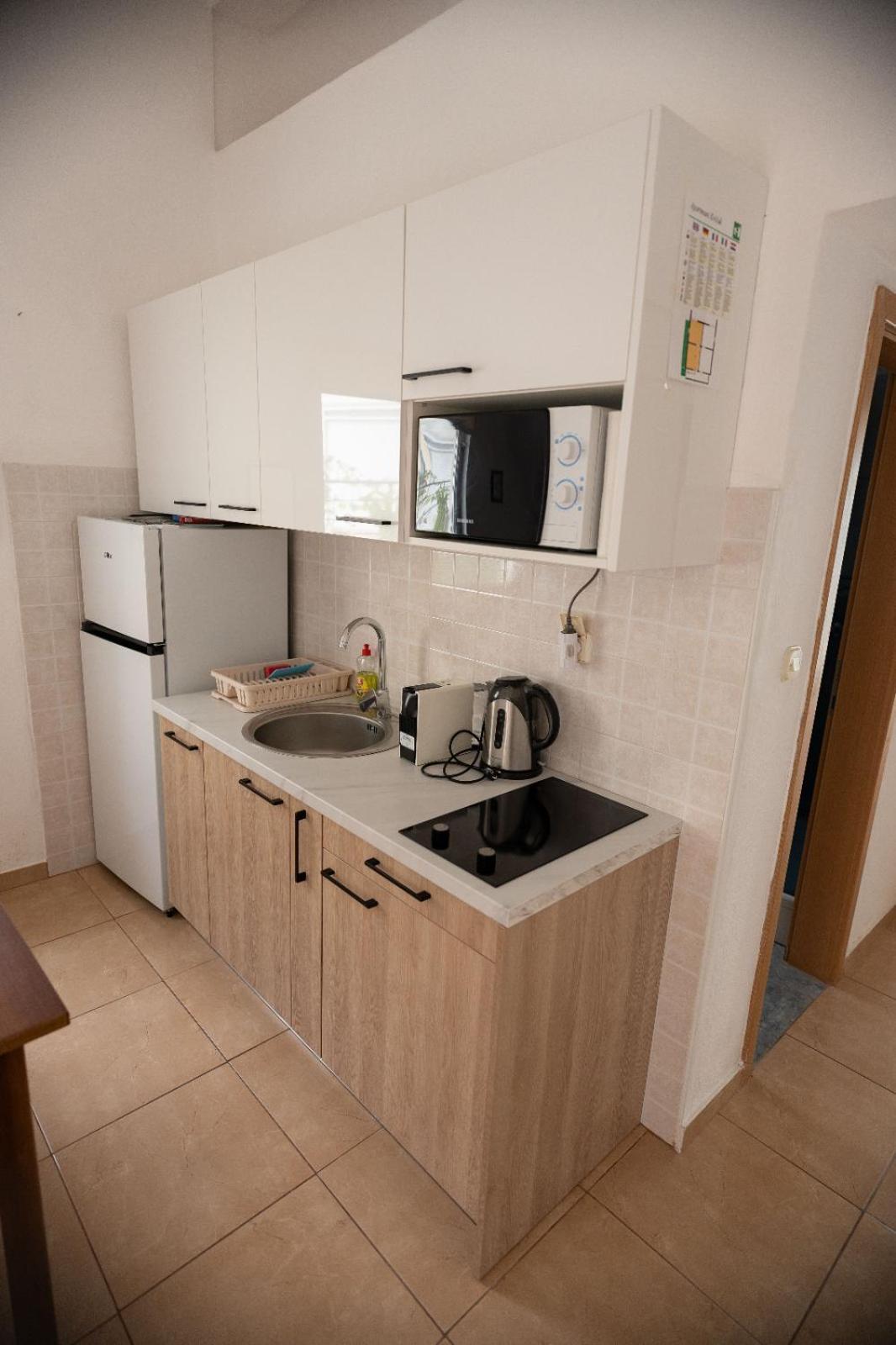 Apartments Kricak Брела Екстер'єр фото
